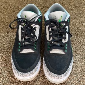Air Jordan 3 Retro (mens 8.5)